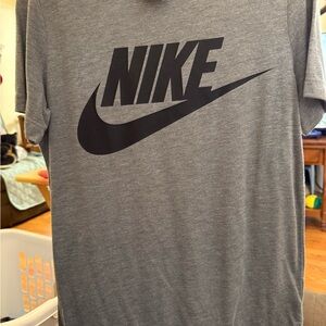Nike women’s Charcoal Gray Short Sleeve Tee